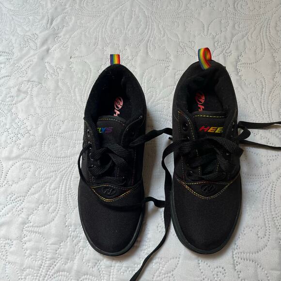 Heelys Pro 20 Wheeled Skate Shoe Size 1 - Picture 3 of 10